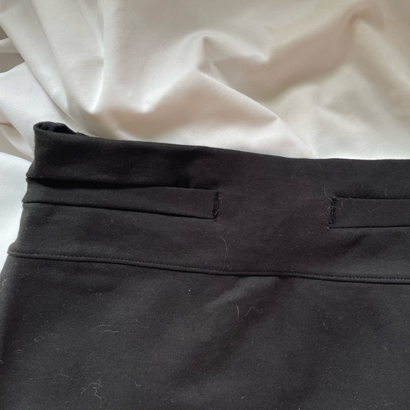 Cute mini black skirt from urban outfitters - Picture 3 of 3